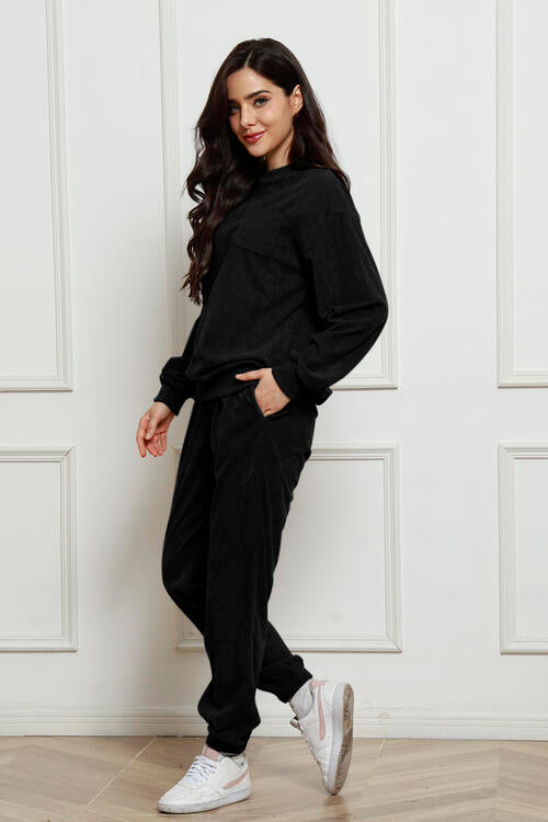 Round Neck Sweatshirt and Sweatpants Set