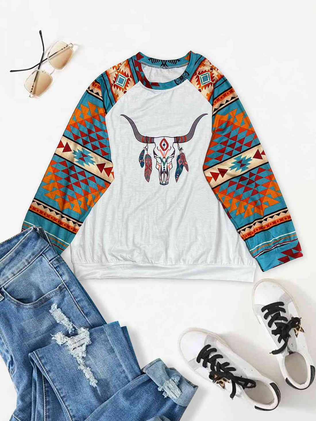 Round Neck Raglan Sleeve Graphic Sweatshirt