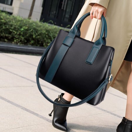 Classic Large-Capacity Tote Bag – High-Grade All-Match Office Handbag