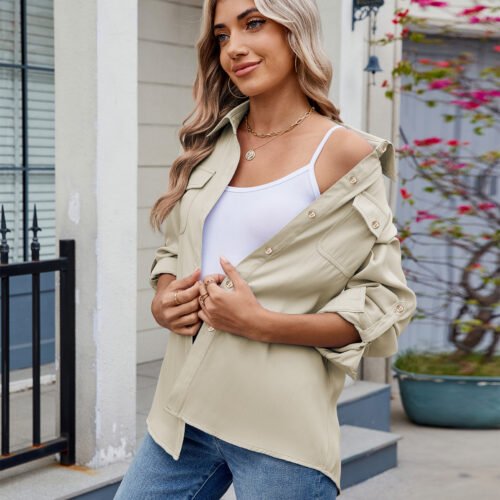 The ultimate versatile piece, this casual long-sleeve shirt top offers customizable style for every season. Use the adjustable hem and relaxed fit to create an unapologetically stylish look that transitions seamlessly from day to night.