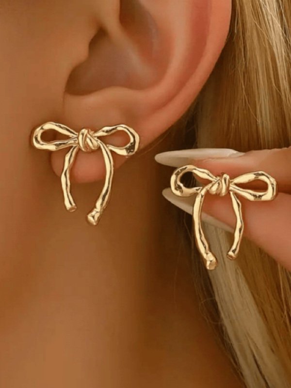 Glossy Gold Bow Earrings – Simple and Stylish Everyday Glam