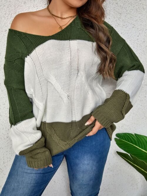 Cozy Contrast Colorblock Crew Neck Sweater – Plus Size Fit