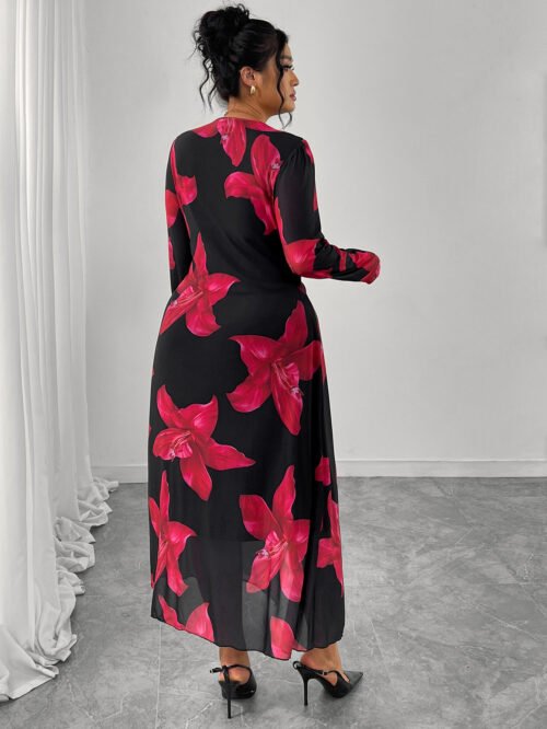 Plus Size Floral French V-Neck Waist-Slimming Summer Dress